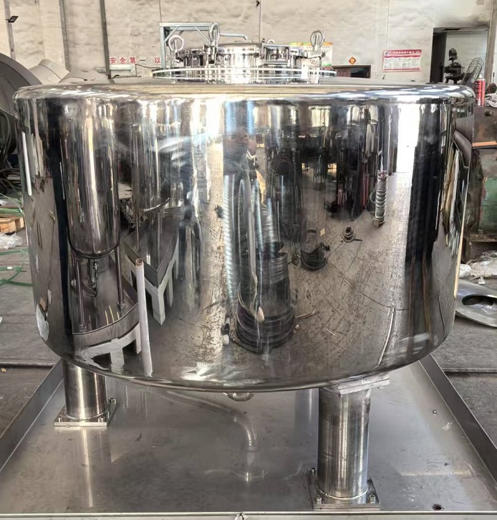 1760604944758205.jpg 316L不銹鋼食品級儲(chǔ)罐3.jpg